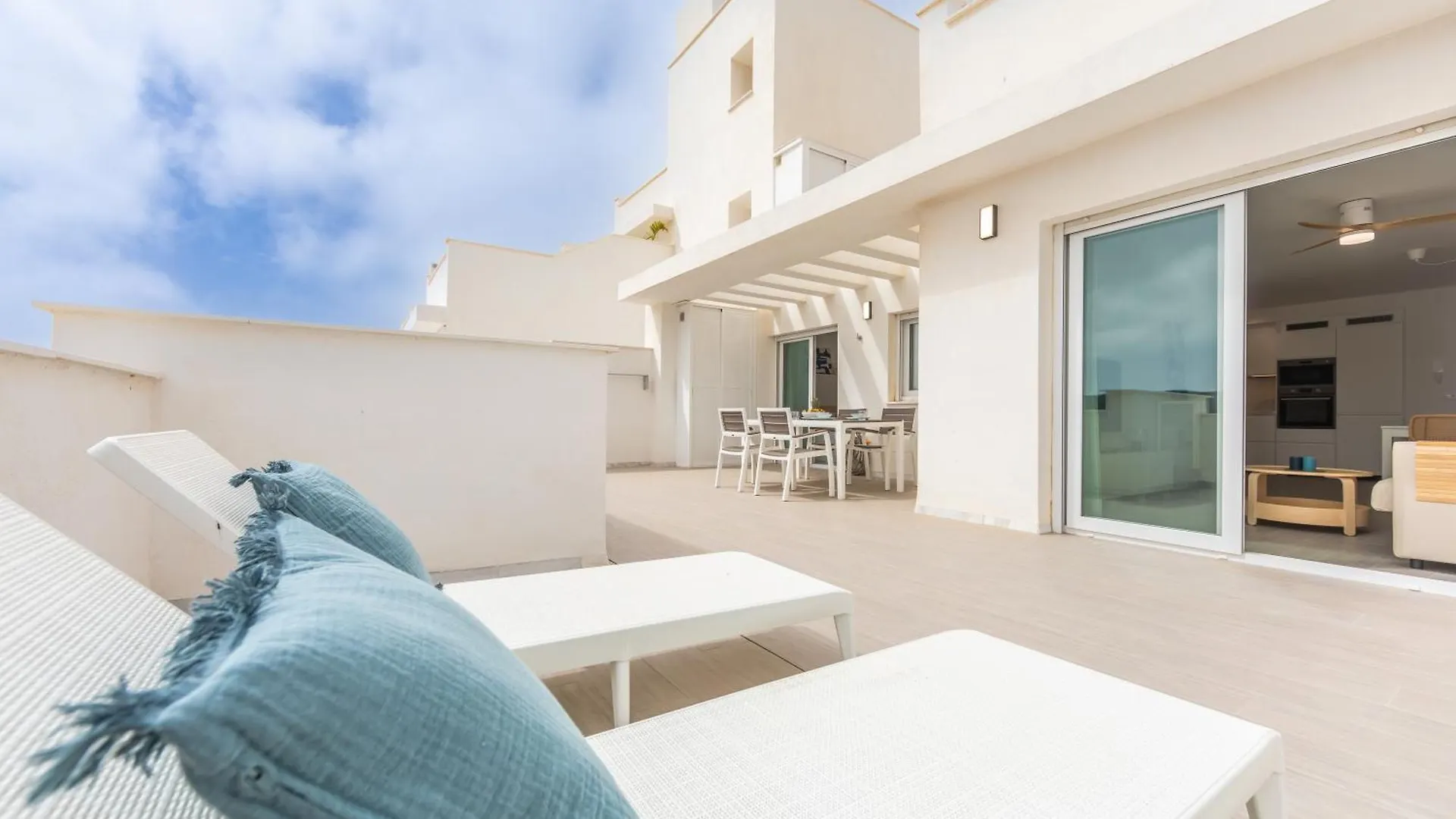 Appartement Stunning Views, Terrace, Pool, Wifi & Near Centre à Tarifa