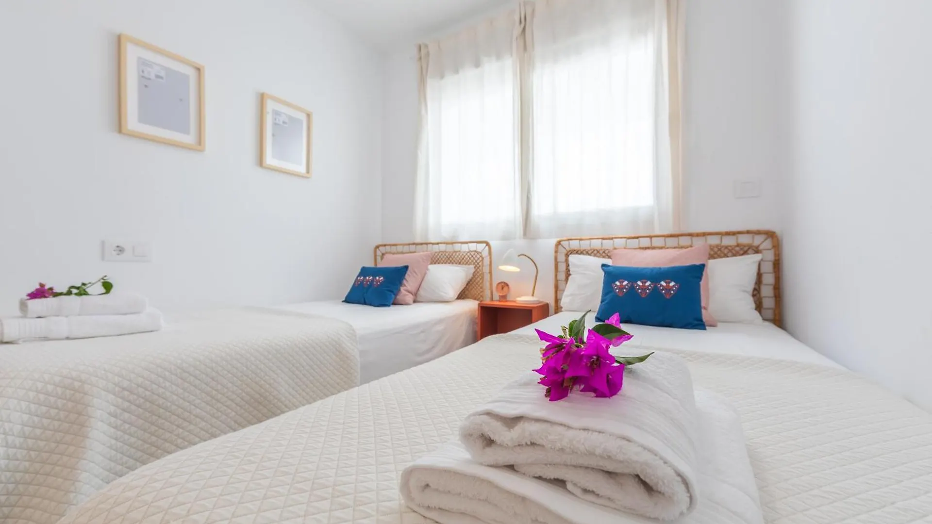 Stunning Views, Terrace, Pool, Wifi & Near Centre Apartment Tarifa