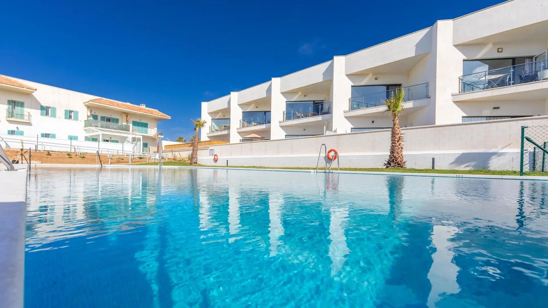 Stunning Views, Terrace, Pool, Wifi & Near Centre Apartment Tarifa