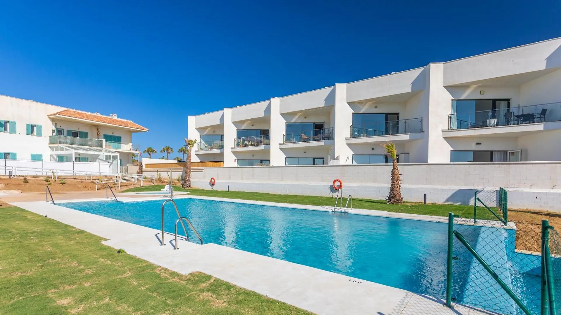 Stunning Views, Terrace, Pool, Wifi & Near Centre Apartment Tarifa