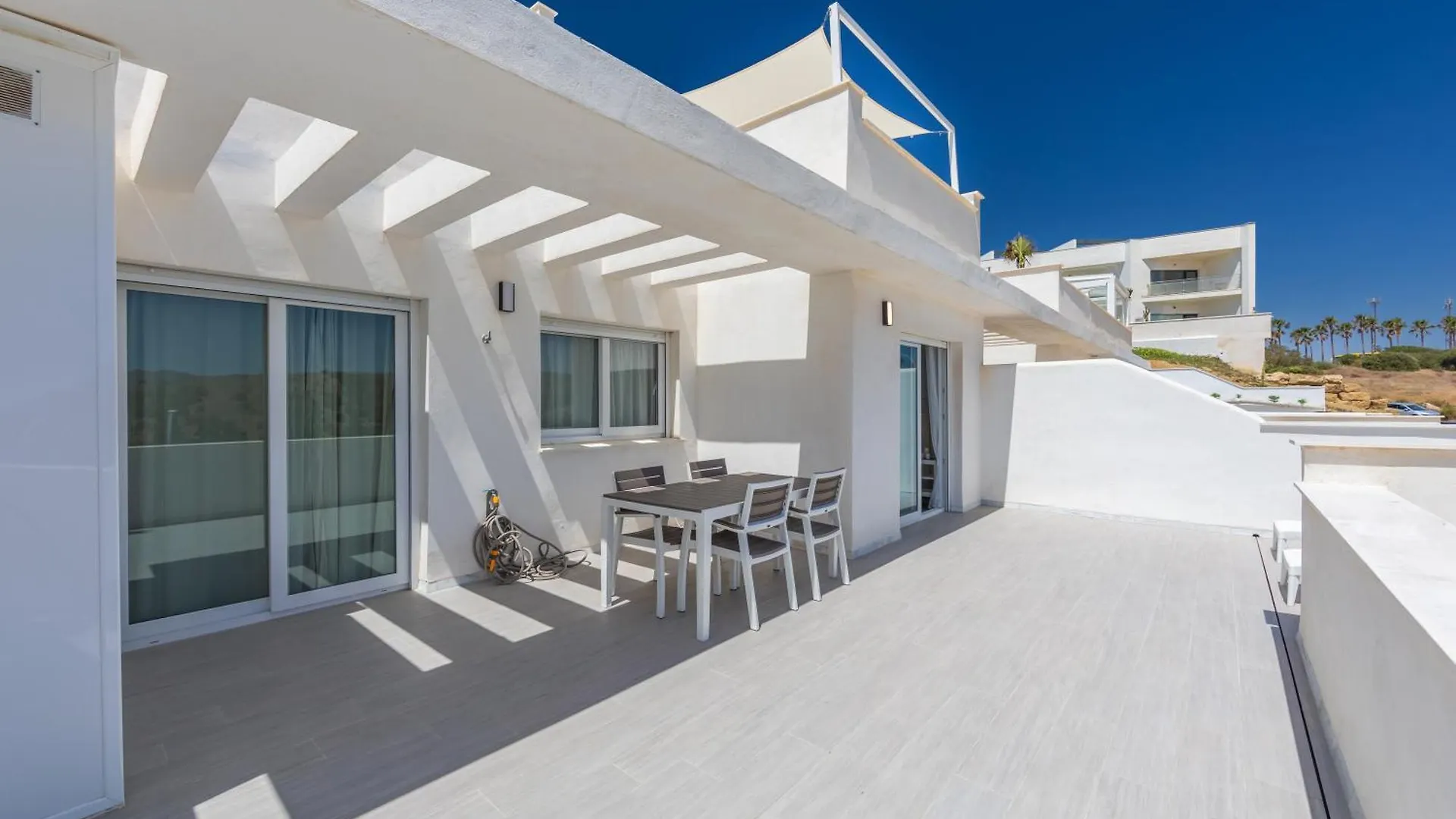 Stunning Views, Terrace, Pool, Wifi & Near Centre Apartment Tarifa